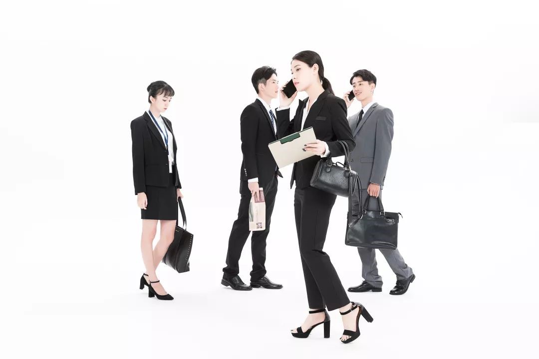 長(zhǎng)沙炭河服飾有限公司,長(zhǎng)沙西服定制公司,工作服定制,沖鋒衣定制,T恤定制